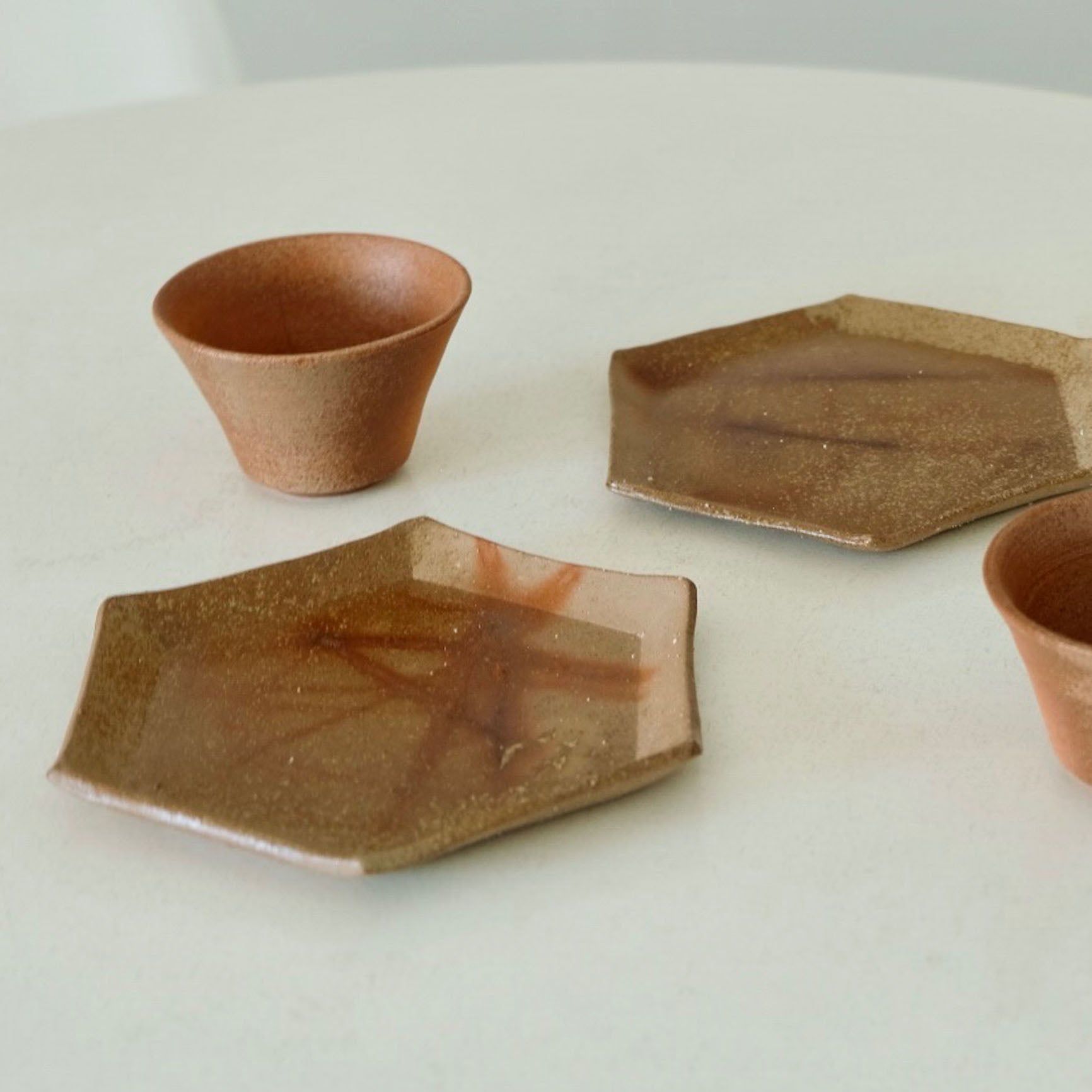 7.5in Hexagonal Plate, Bizen Hidasuki