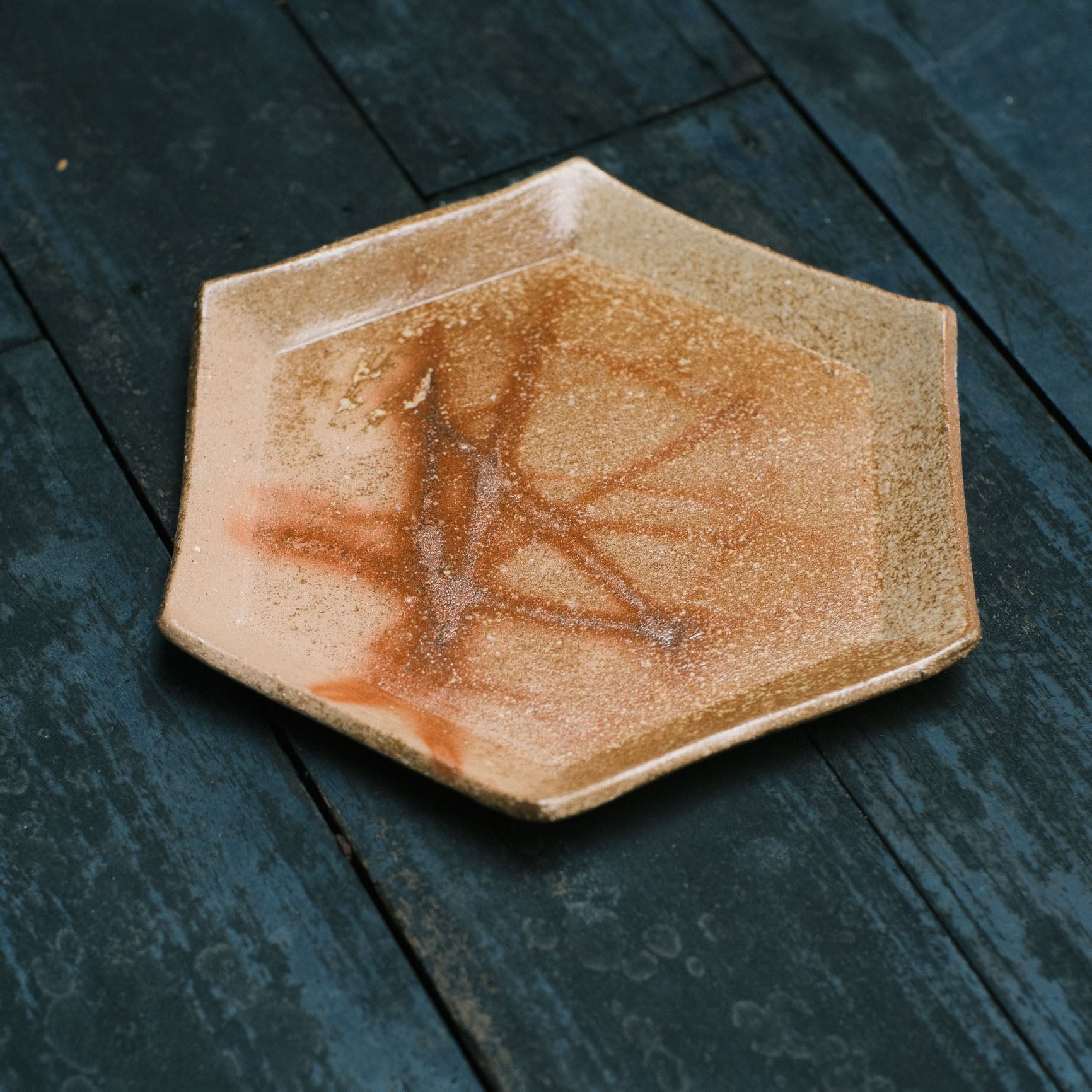 7.5in Hexagonal Plate, Bizen Hidasuki