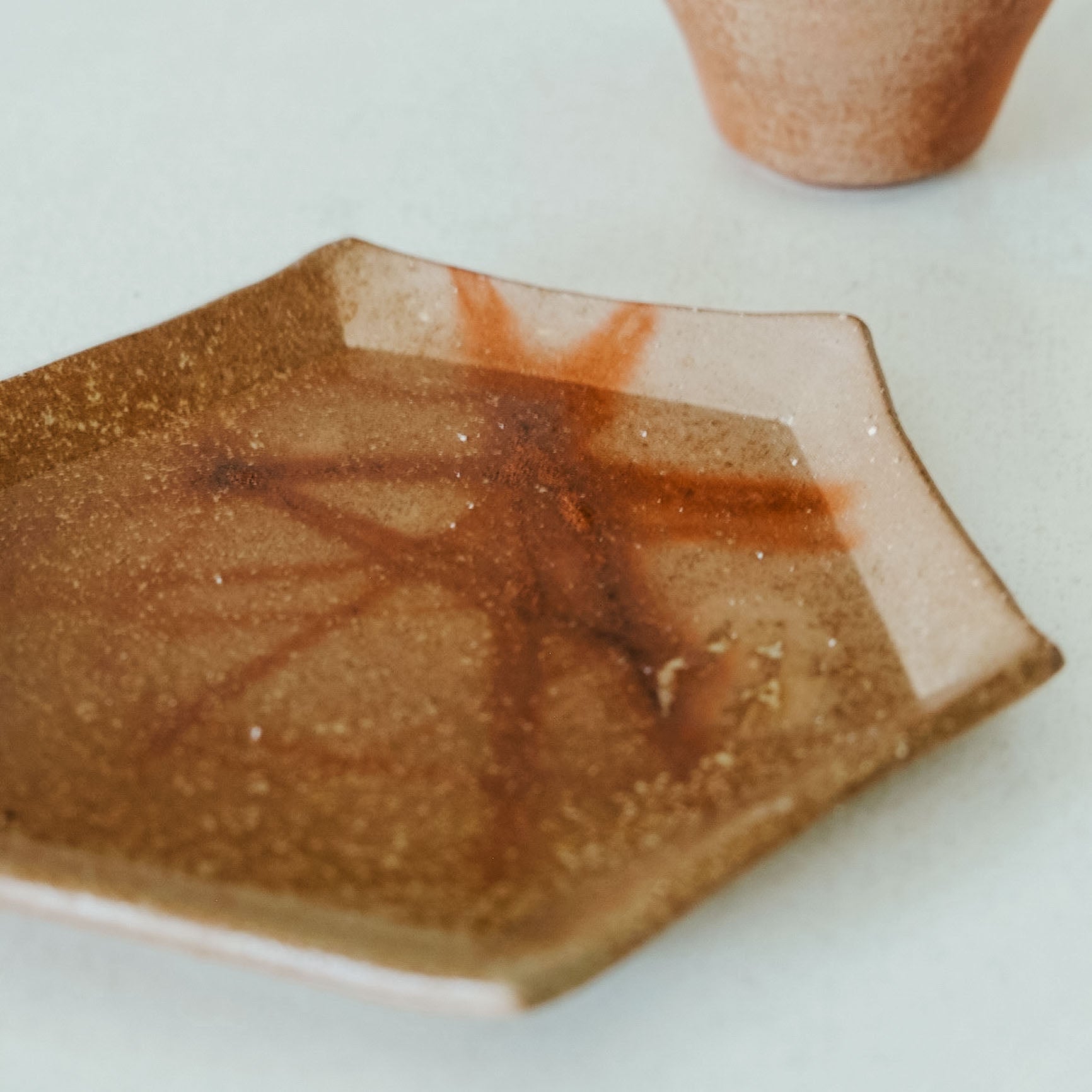 7.5in Hexagonal Plate, Bizen Hidasuki